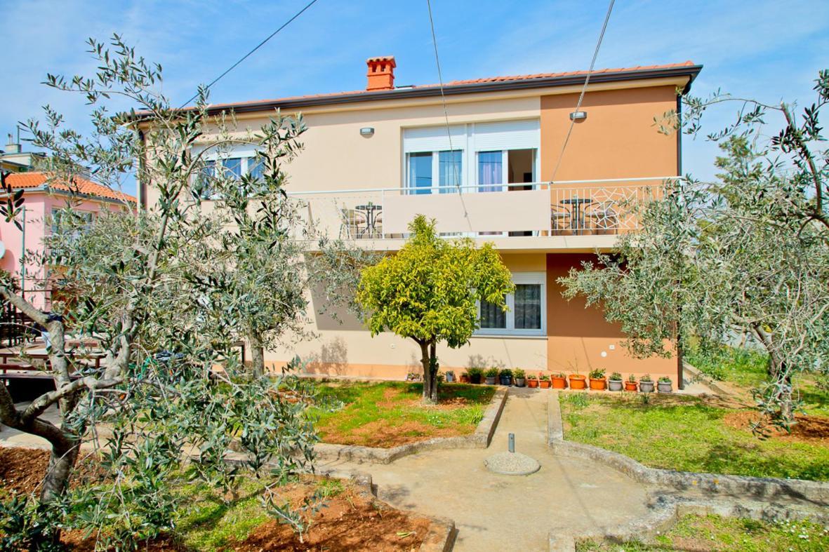 Apartamento Kris *